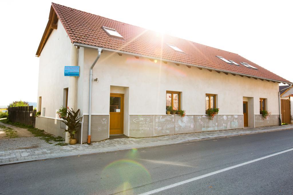 Penzion U Lipy Hotel Suchdol nad Luznici Exterior photo